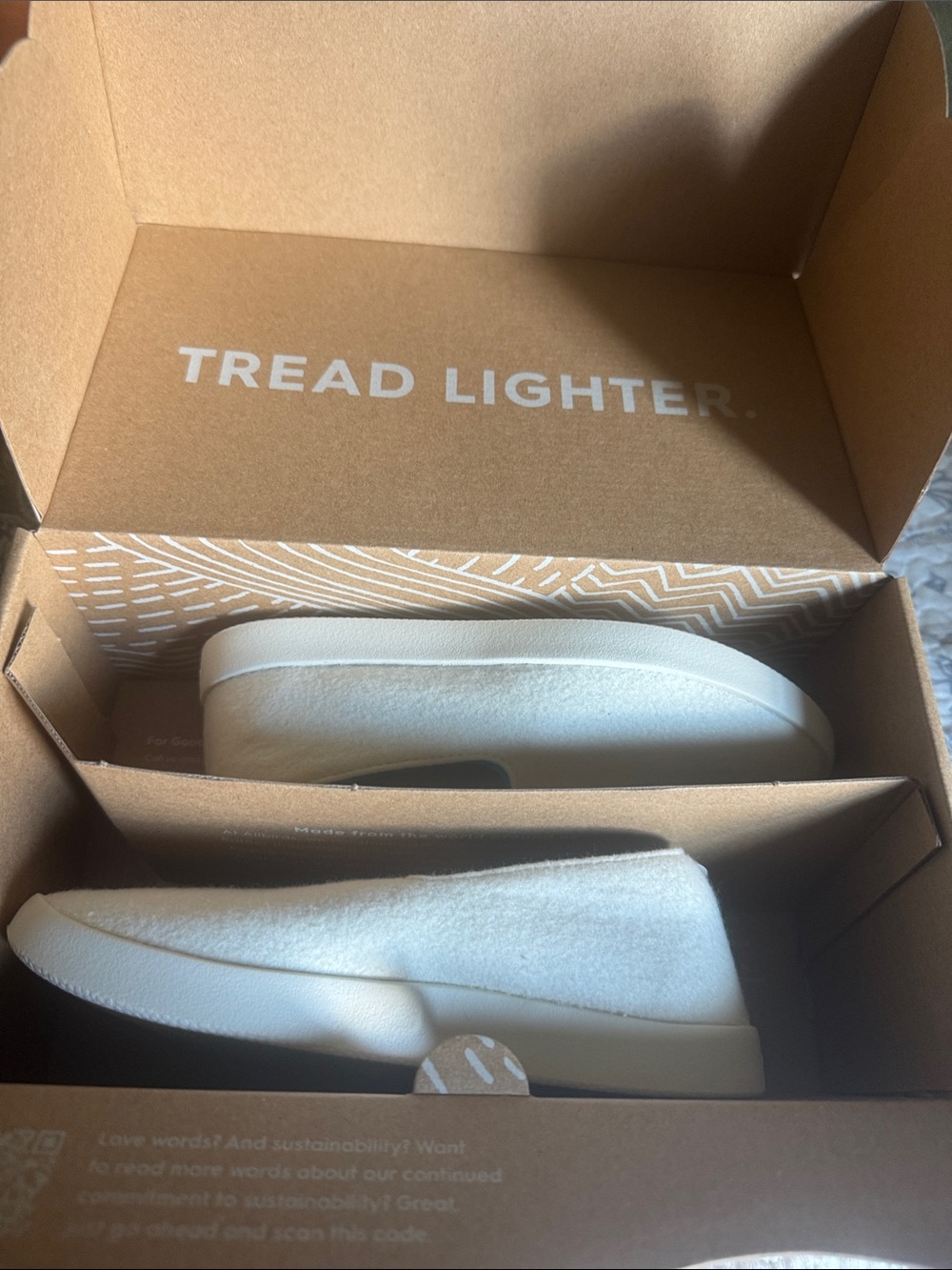 NIB Kids Casual Slip-On Shoes in Off-White Y2